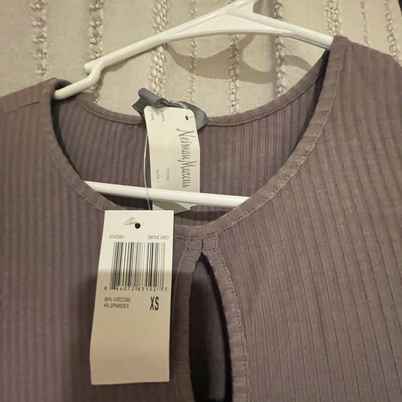 Neiman Marcus nightgown w bell sleeves. Luxurious fabric! Swings! Featherweight! - Picture 2 of 3